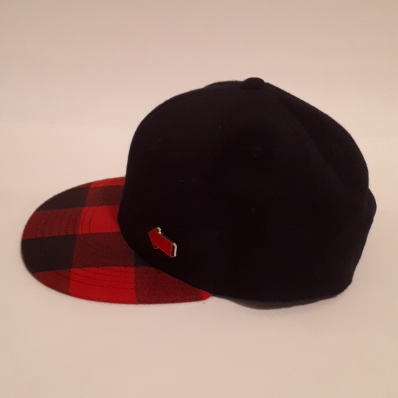 Plaid hat - Picture 3 of 4